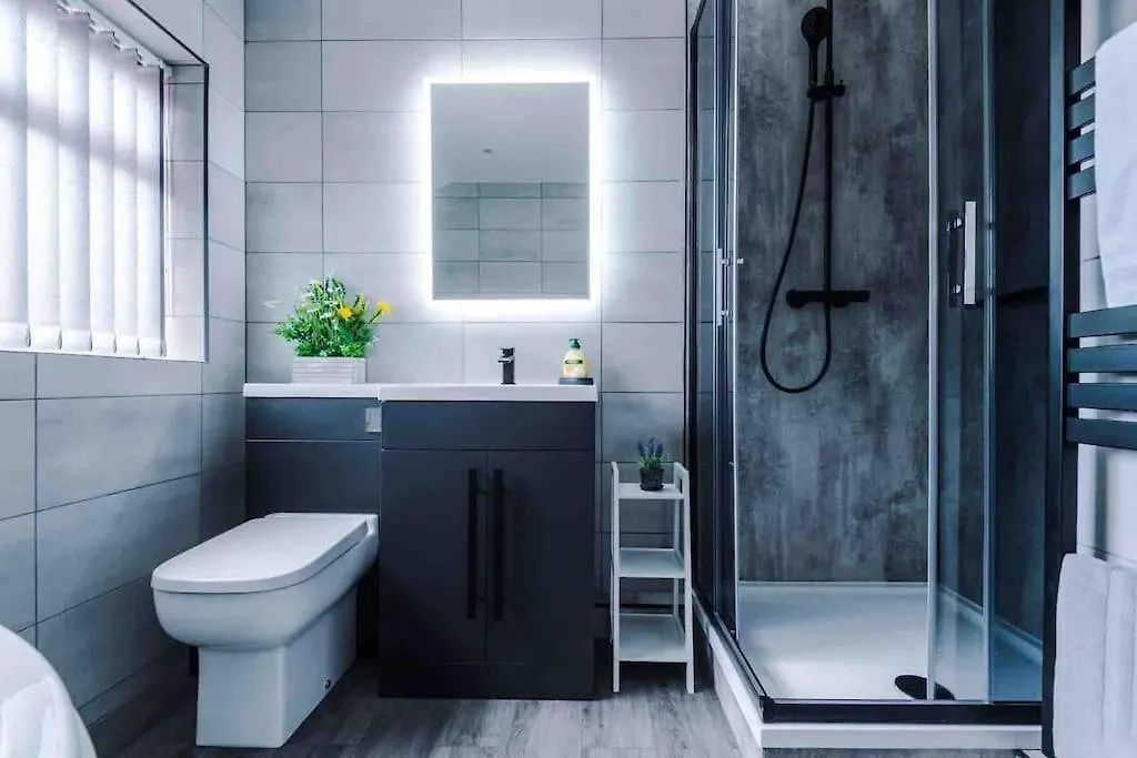 Sandileigh House By Yourstays - Luxurious 3 Bedroom House In Altrincham